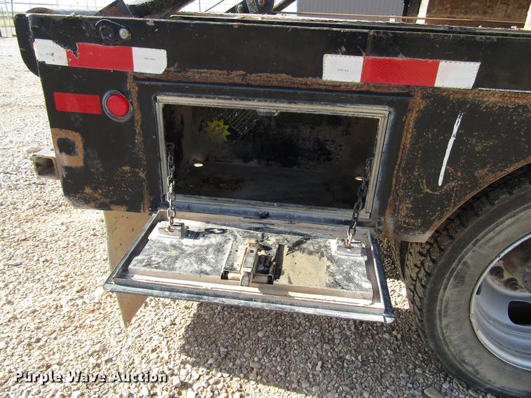 image for item DD4408 2014 Dodge Ram 5500 Crew Cab flatbed truck