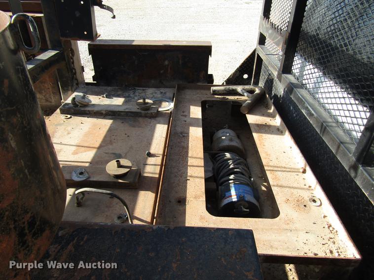 image for item DD4408 2014 Dodge Ram 5500 Crew Cab flatbed truck