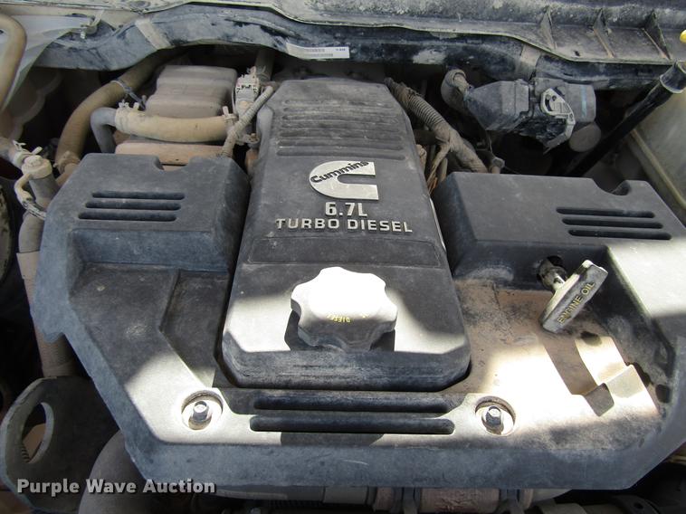 image for item DD4408 2014 Dodge Ram 5500 Crew Cab flatbed truck