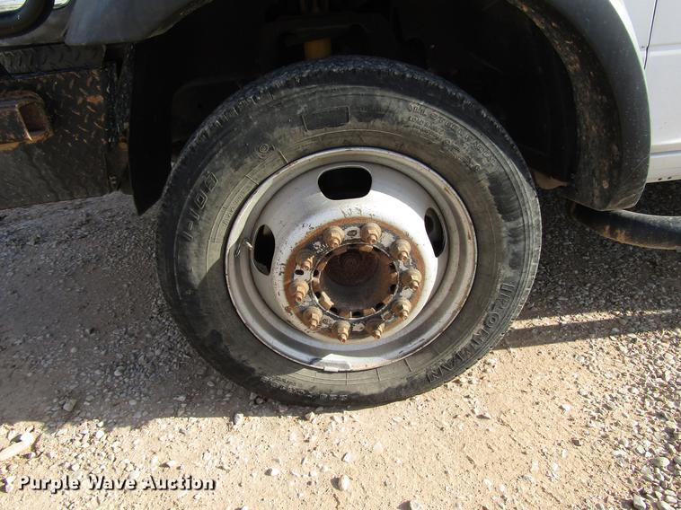 image for item DD4408 2014 Dodge Ram 5500 Crew Cab flatbed truck