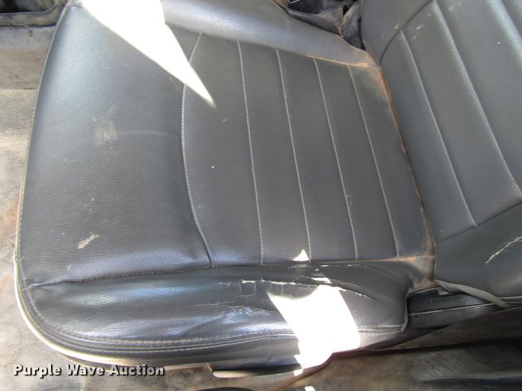 image for item DD4409 2014 Dodge Ram 5500 Crew Cab flatbed truck