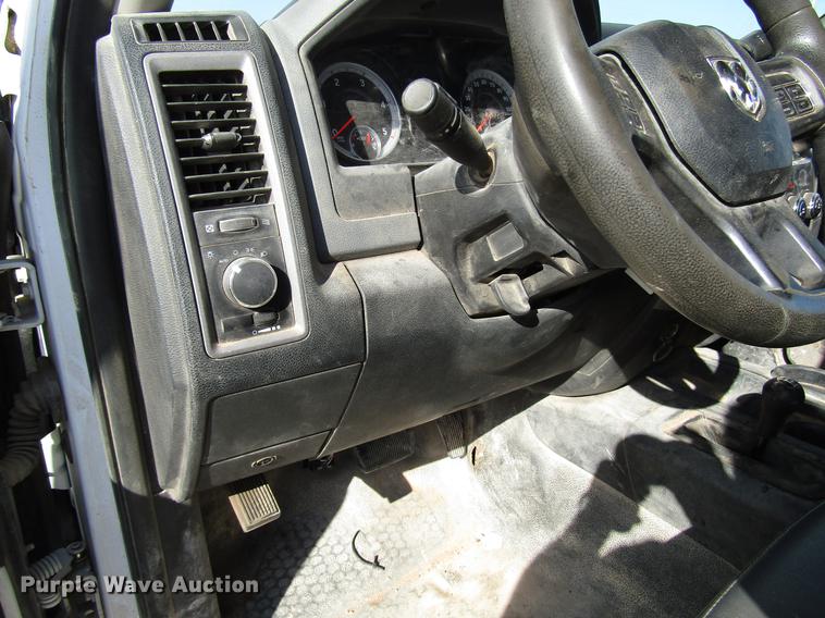 image for item DD4409 2014 Dodge Ram 5500 Crew Cab flatbed truck