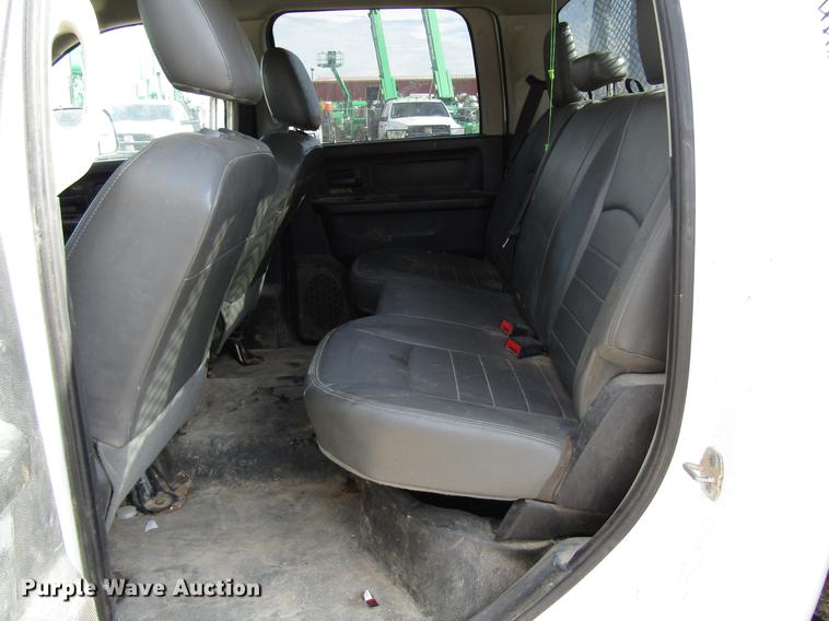 image for item DD4409 2014 Dodge Ram 5500 Crew Cab flatbed truck