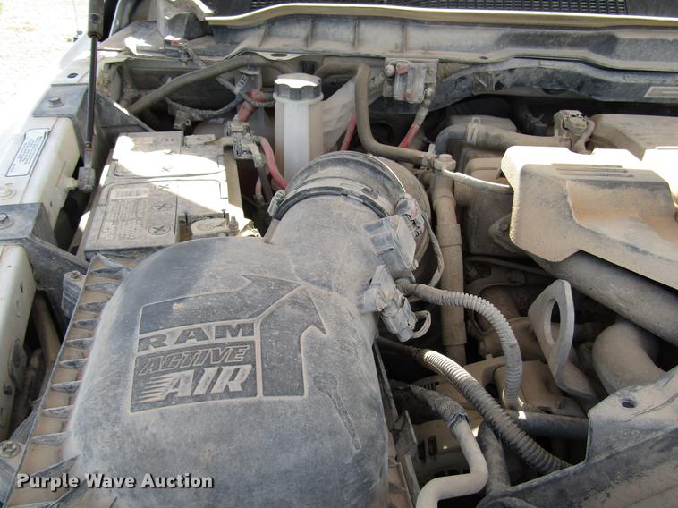 image for item DD4409 2014 Dodge Ram 5500 Crew Cab flatbed truck