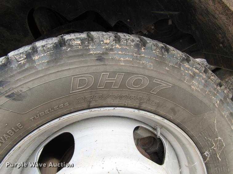 image for item DD4409 2014 Dodge Ram 5500 Crew Cab flatbed truck