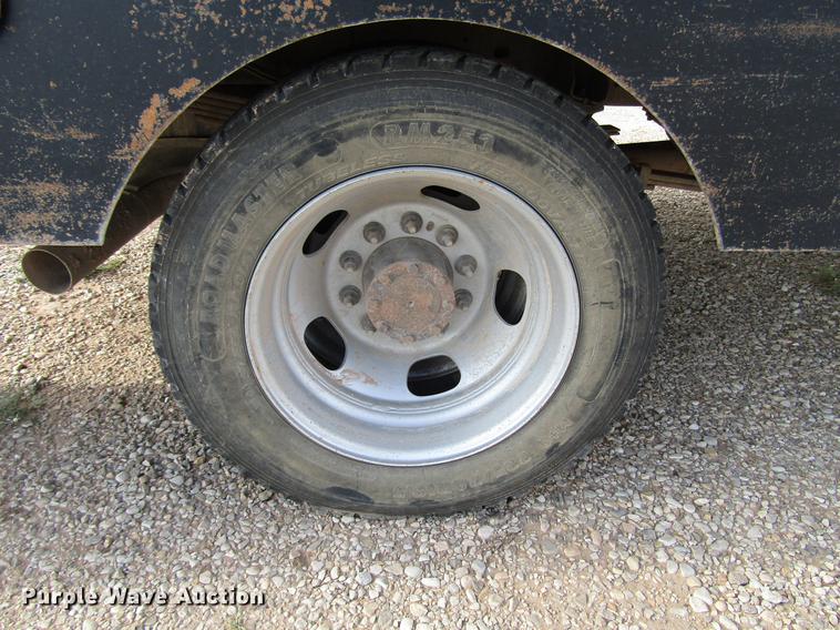 image for item DD4409 2014 Dodge Ram 5500 Crew Cab flatbed truck