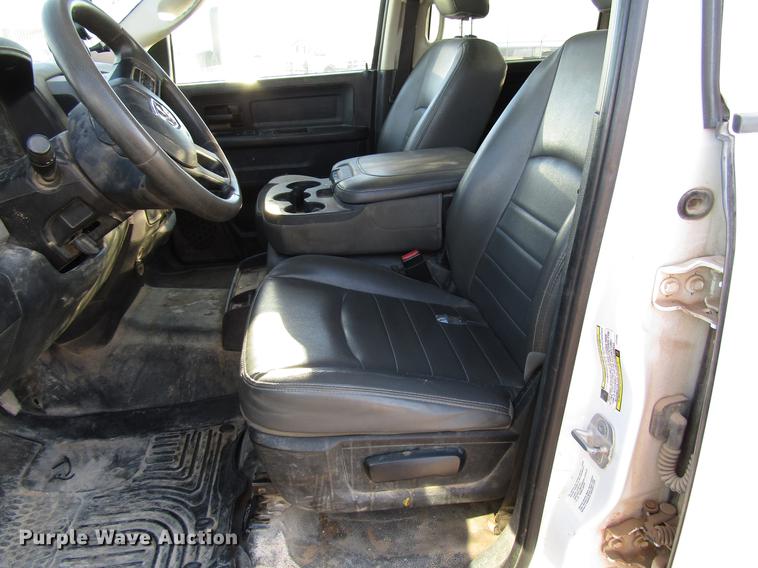 image for item DD4410 2014 Dodge Ram 5500 Crew Cab flatbed truck