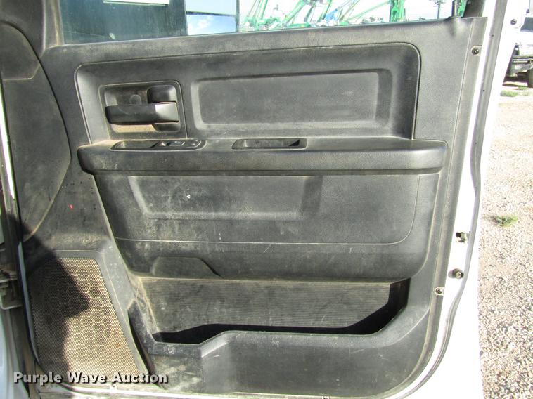 image for item DD4410 2014 Dodge Ram 5500 Crew Cab flatbed truck