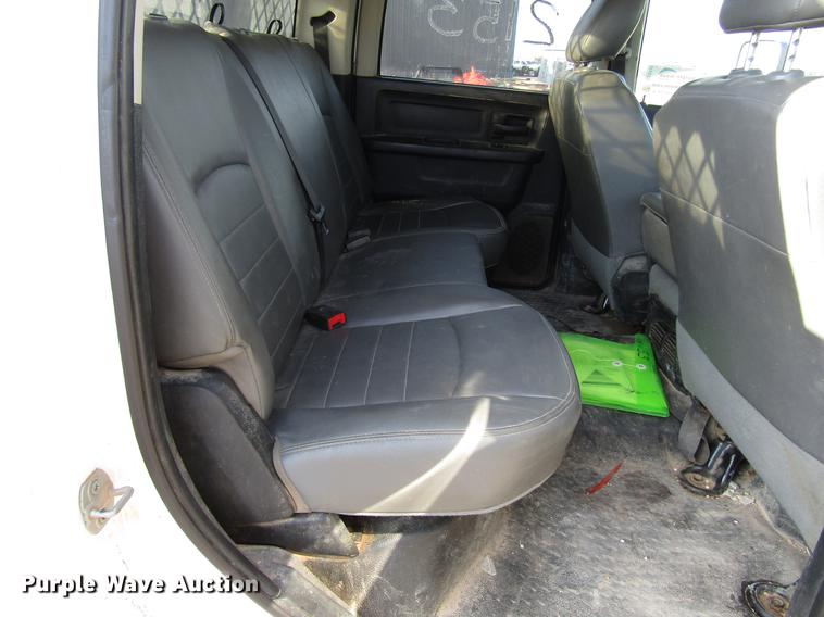 image for item DD4410 2014 Dodge Ram 5500 Crew Cab flatbed truck