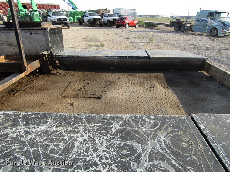 image for item DD4410 2014 Dodge Ram 5500 Crew Cab flatbed truck