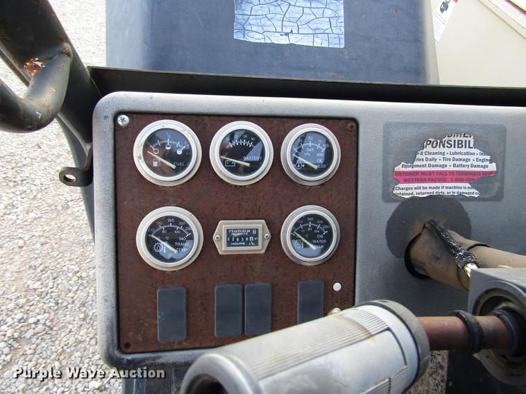 image for item DD4411 Ingersoll Rand VR843 telehandler