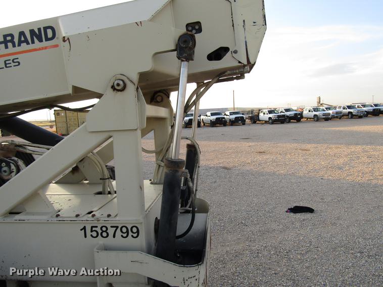 image for item DD4411 Ingersoll Rand VR843 telehandler