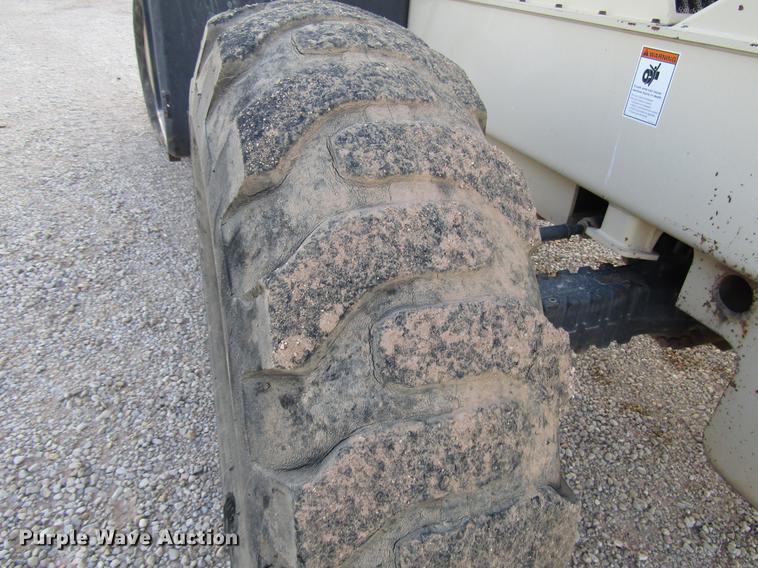 image for item DD4411 Ingersoll Rand VR843 telehandler