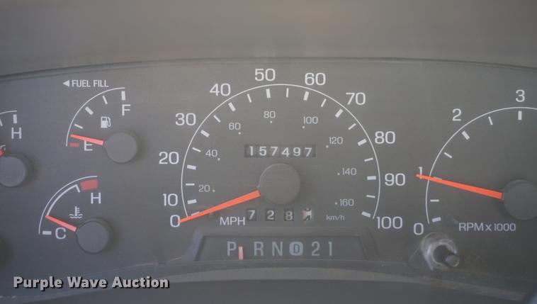 image for item DD6635 2001 Ford F250 Super Duty SuperCab flatbed pickup truck