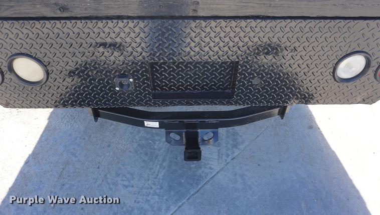 image for item DD6635 2001 Ford F250 Super Duty SuperCab flatbed pickup truck
