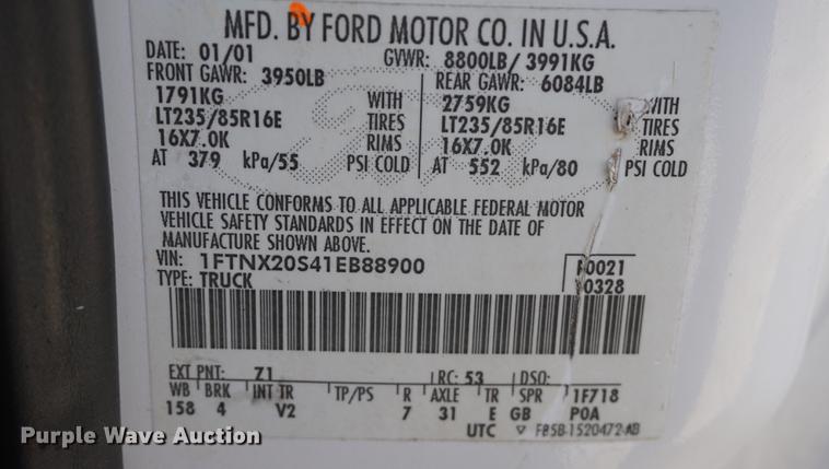 image for item DD6635 2001 Ford F250 Super Duty SuperCab flatbed pickup truck