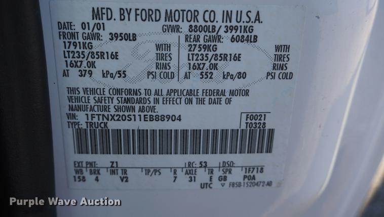 image for item DD6636 2001 Ford F250 Super Duty SuperCab flatbed pickup truck