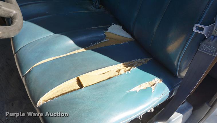 image for item DD6638 1993 Chevrolet 2500 flatbed pickup truck