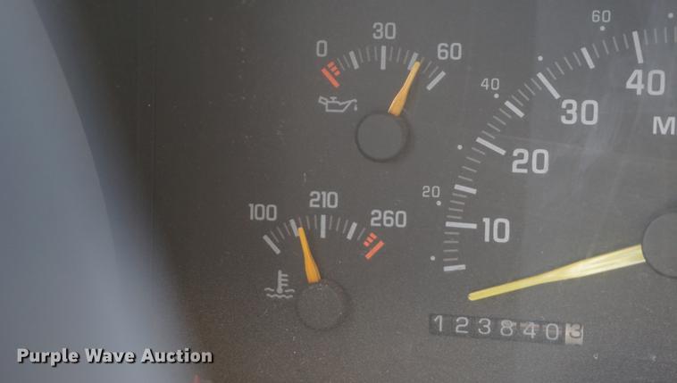 image for item DD6638 1993 Chevrolet 2500 flatbed pickup truck