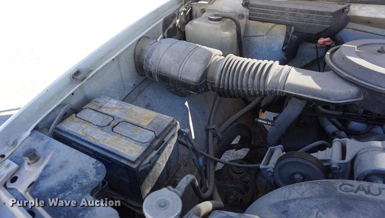 image for item DD6638 1993 Chevrolet 2500 flatbed pickup truck