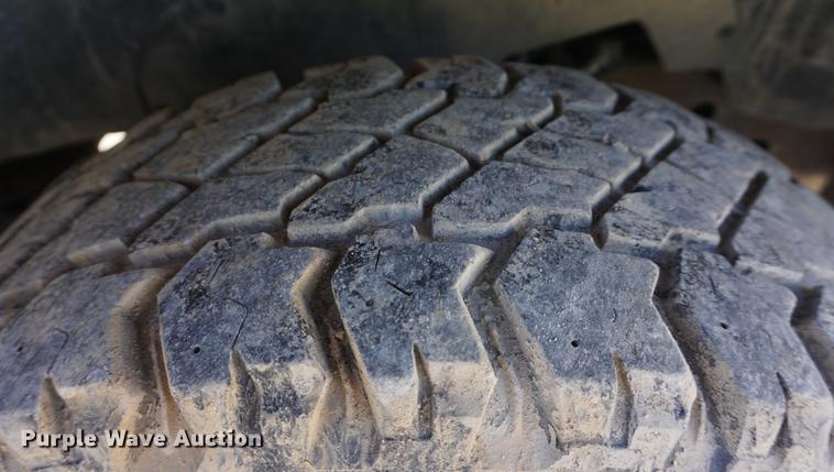 image for item DD6638 1993 Chevrolet 2500 flatbed pickup truck