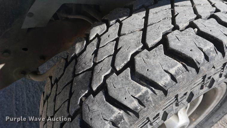 image for item DD6638 1993 Chevrolet 2500 flatbed pickup truck