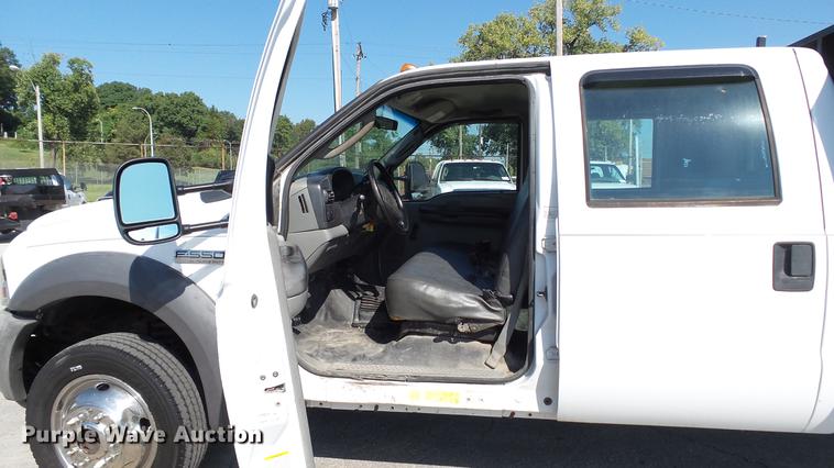 image for item DD7399 2005 Ford F550 Super Duty XL Crew Cab flatbed truck