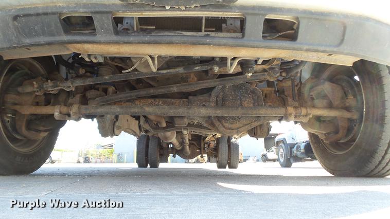 image for item DD7399 2005 Ford F550 Super Duty XL Crew Cab flatbed truck