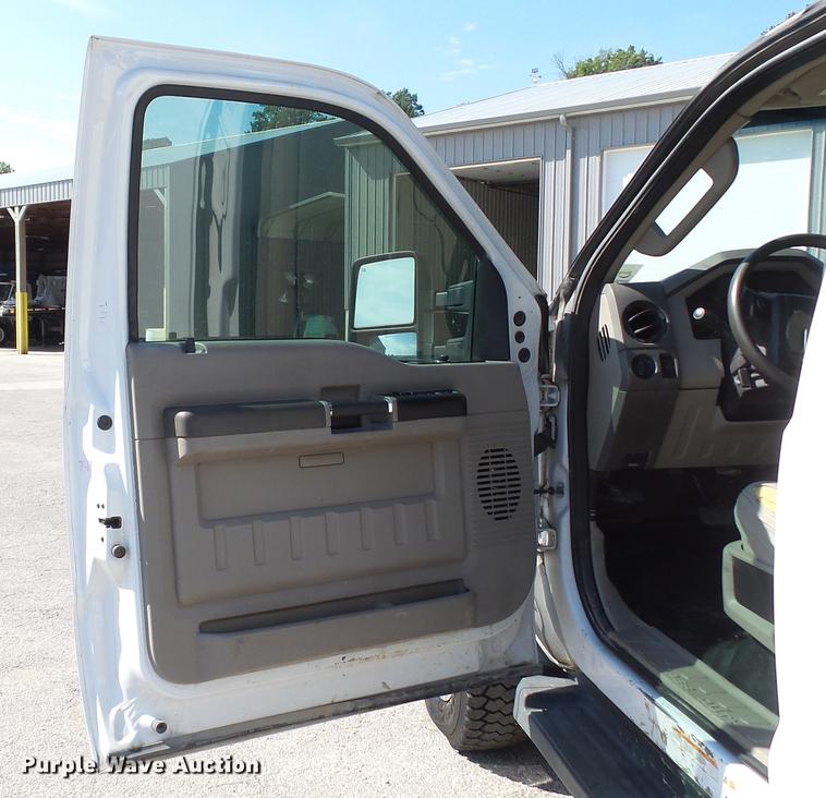 image for item DD7401 2008 Ford F450 Super Duty XL Crew Cab flatbed truck