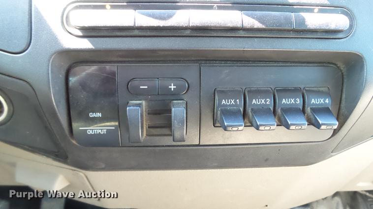 image for item DD7401 2008 Ford F450 Super Duty XL Crew Cab flatbed truck