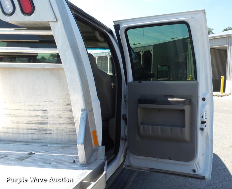 image for item DD7401 2008 Ford F450 Super Duty XL Crew Cab flatbed truck