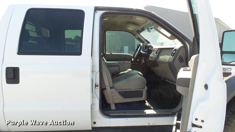 image for item DD7401 2008 Ford F450 Super Duty XL Crew Cab flatbed truck