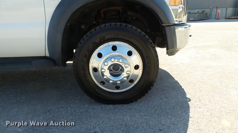 image for item DD7401 2008 Ford F450 Super Duty XL Crew Cab flatbed truck