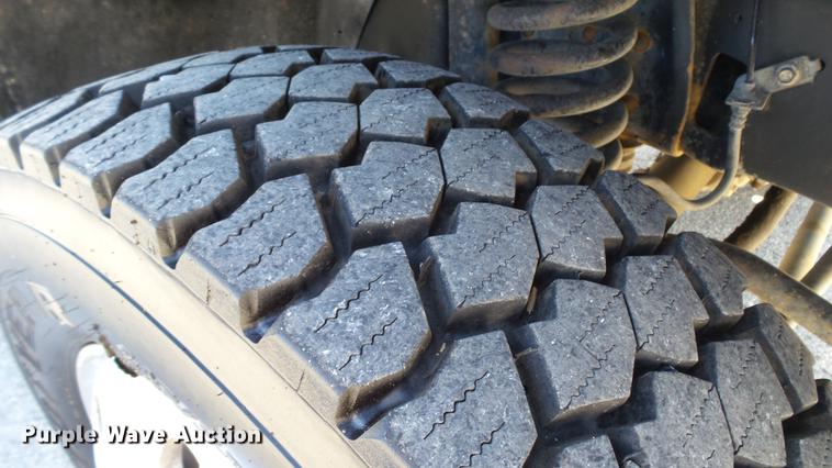 image for item DD7401 2008 Ford F450 Super Duty XL Crew Cab flatbed truck