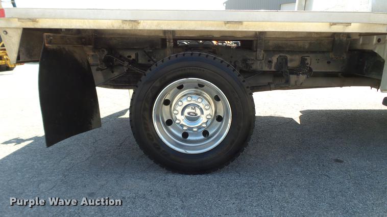 image for item DD7401 2008 Ford F450 Super Duty XL Crew Cab flatbed truck