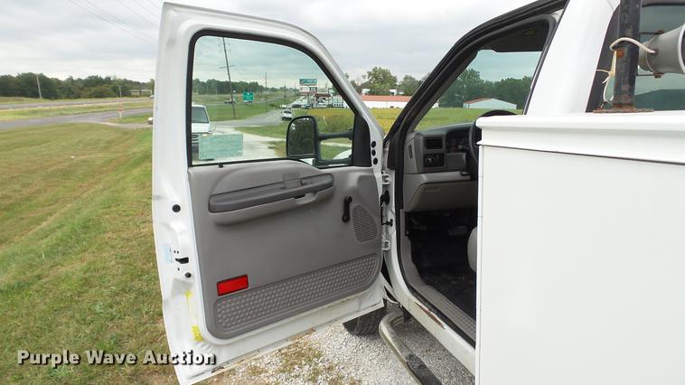 image for item DE4858 2000 Ford F450 Super Duty XL utility truck