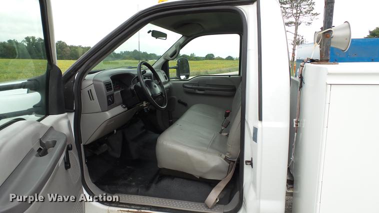 image for item DE4858 2000 Ford F450 Super Duty XL utility truck