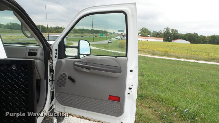 image for item DE4858 2000 Ford F450 Super Duty XL utility truck