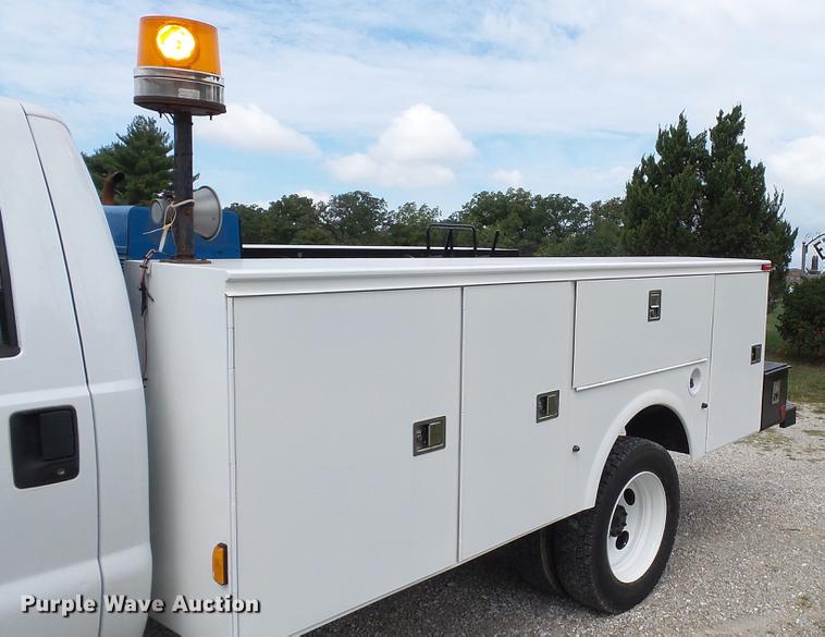 image for item DE4858 2000 Ford F450 Super Duty XL utility truck