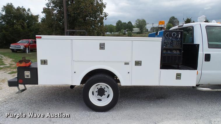 image for item DE4858 2000 Ford F450 Super Duty XL utility truck
