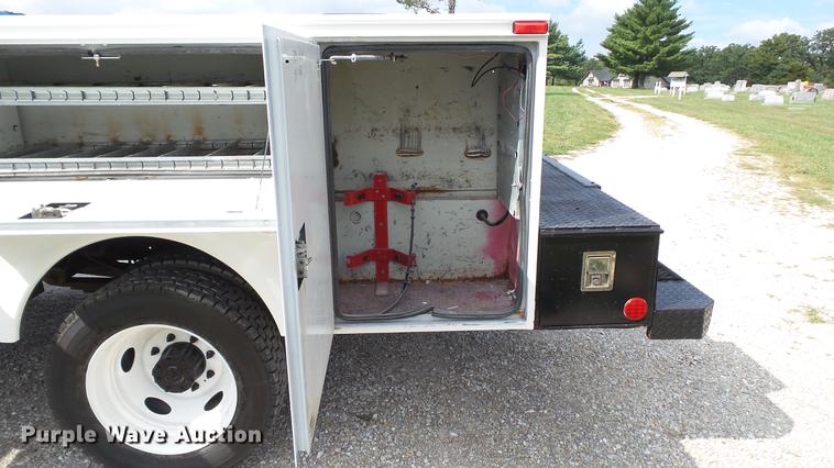 image for item DE4858 2000 Ford F450 Super Duty XL utility truck