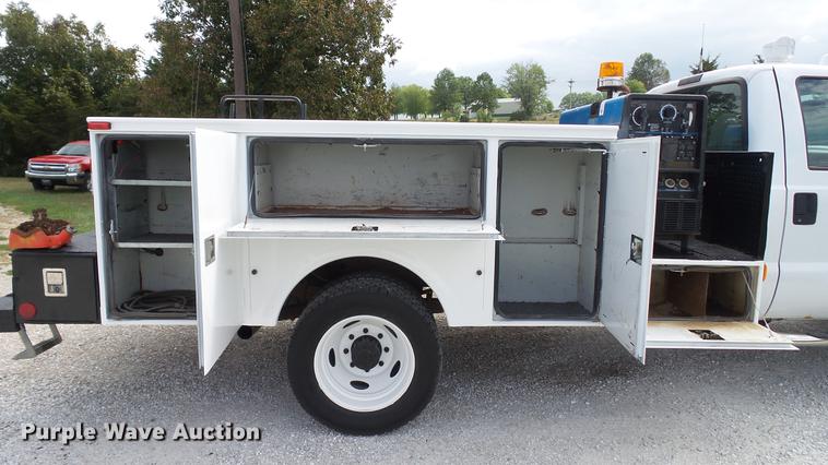 image for item DE4858 2000 Ford F450 Super Duty XL utility truck