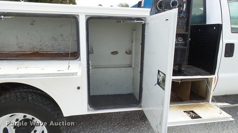 image for item DE4858 2000 Ford F450 Super Duty XL utility truck