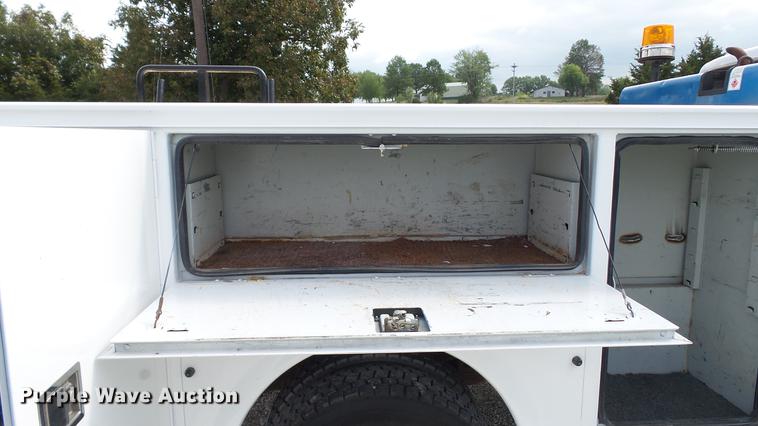 image for item DE4858 2000 Ford F450 Super Duty XL utility truck