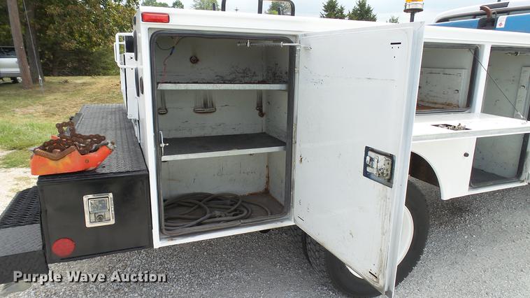 image for item DE4858 2000 Ford F450 Super Duty XL utility truck