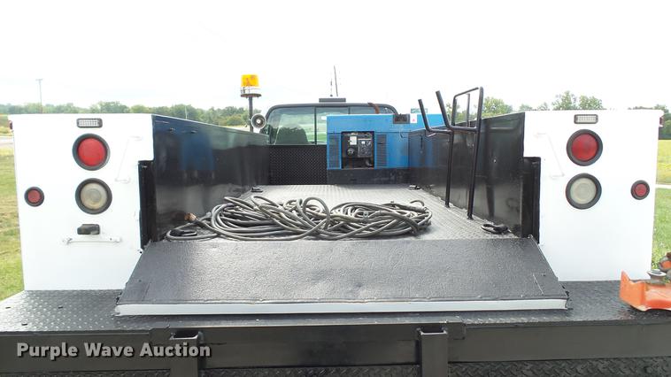 image for item DE4858 2000 Ford F450 Super Duty XL utility truck