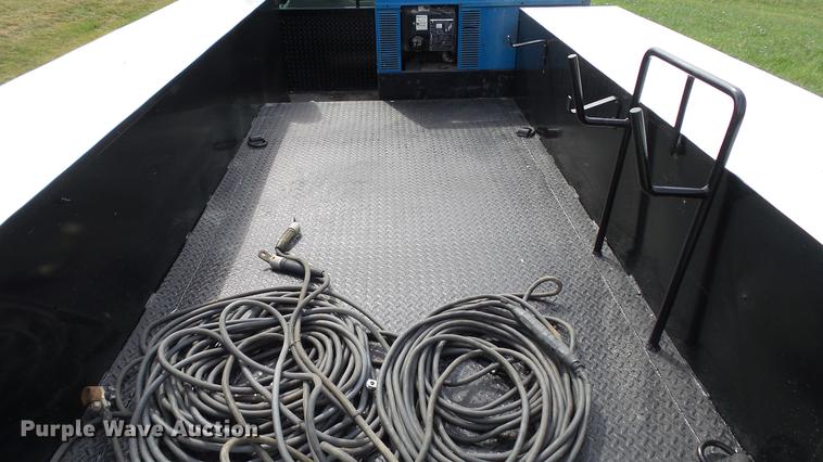 image for item DE4858 2000 Ford F450 Super Duty XL utility truck