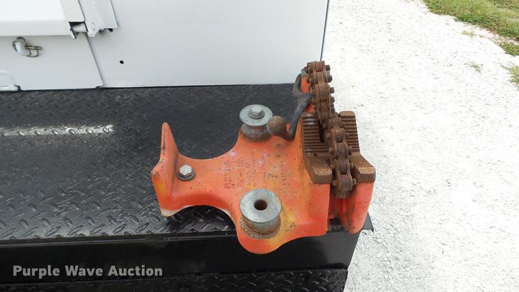 image for item DE4858 2000 Ford F450 Super Duty XL utility truck