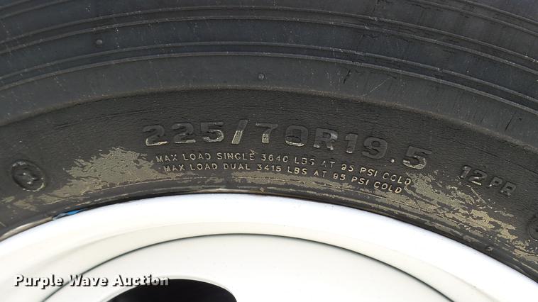 image for item DE4858 2000 Ford F450 Super Duty XL utility truck