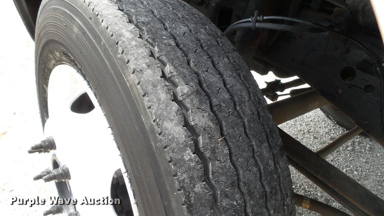 image for item DE4858 2000 Ford F450 Super Duty XL utility truck